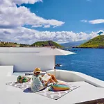 Cliff House, Azores Splendid Ocean View Feriehus