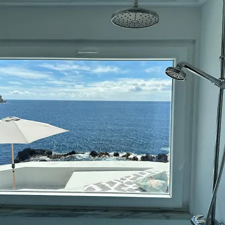 Cliff House, Azores Splendid Ocean View بيت للعطل أورتا