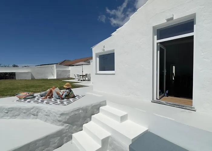 Cliff House, Azores Splendid Ocean View Holiday home *